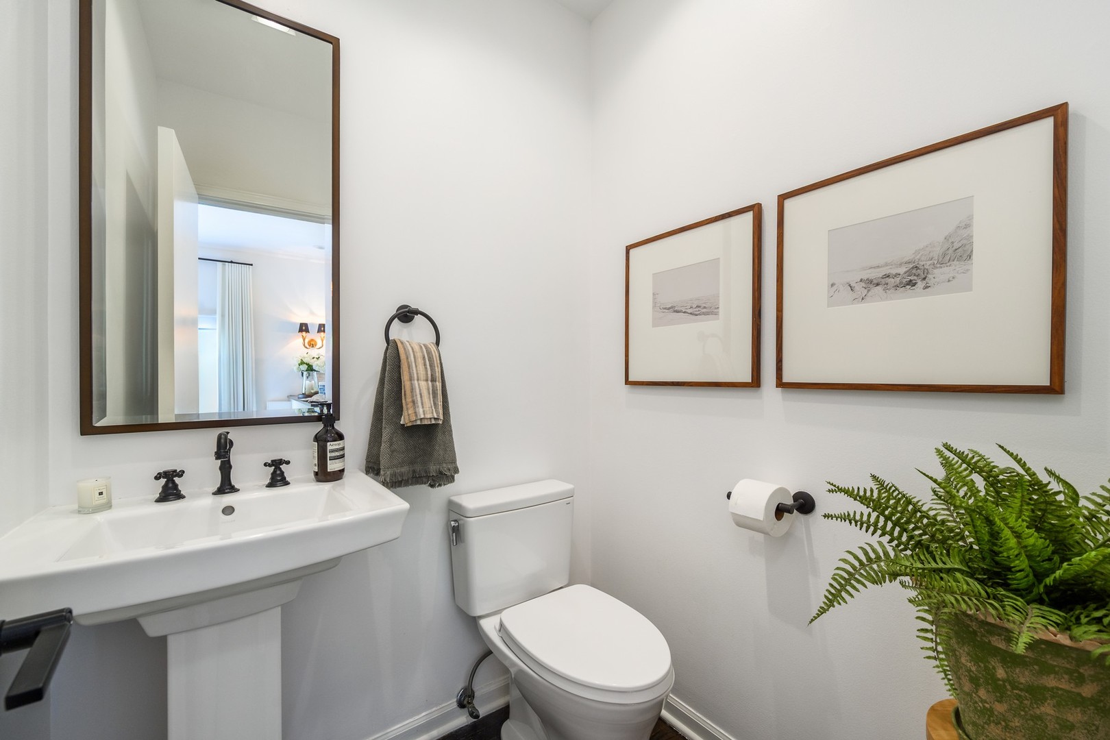 1434 W Belden Avenue Property Photo 12