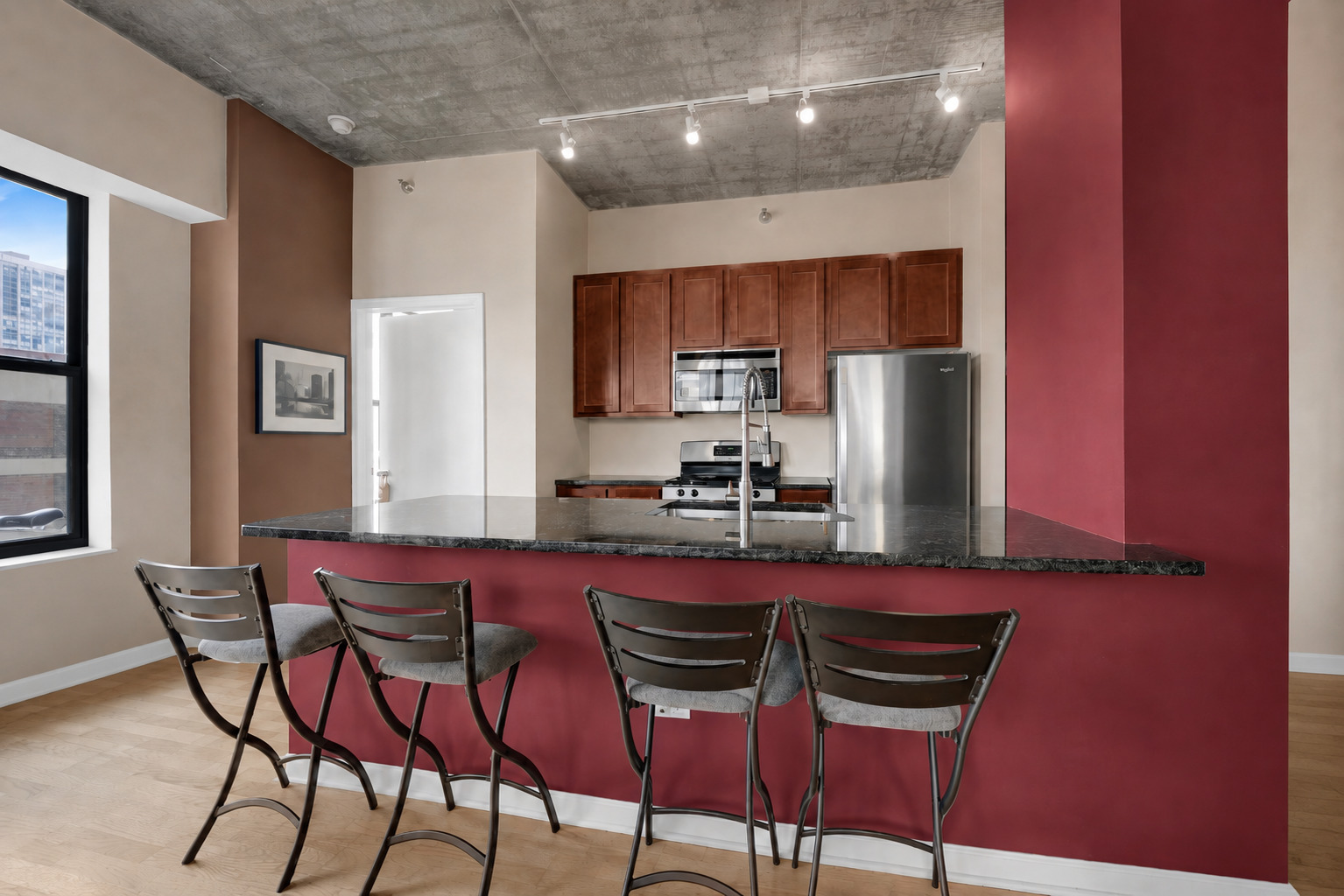 1122 W Catalpa Avenue 606 Property Photo 4