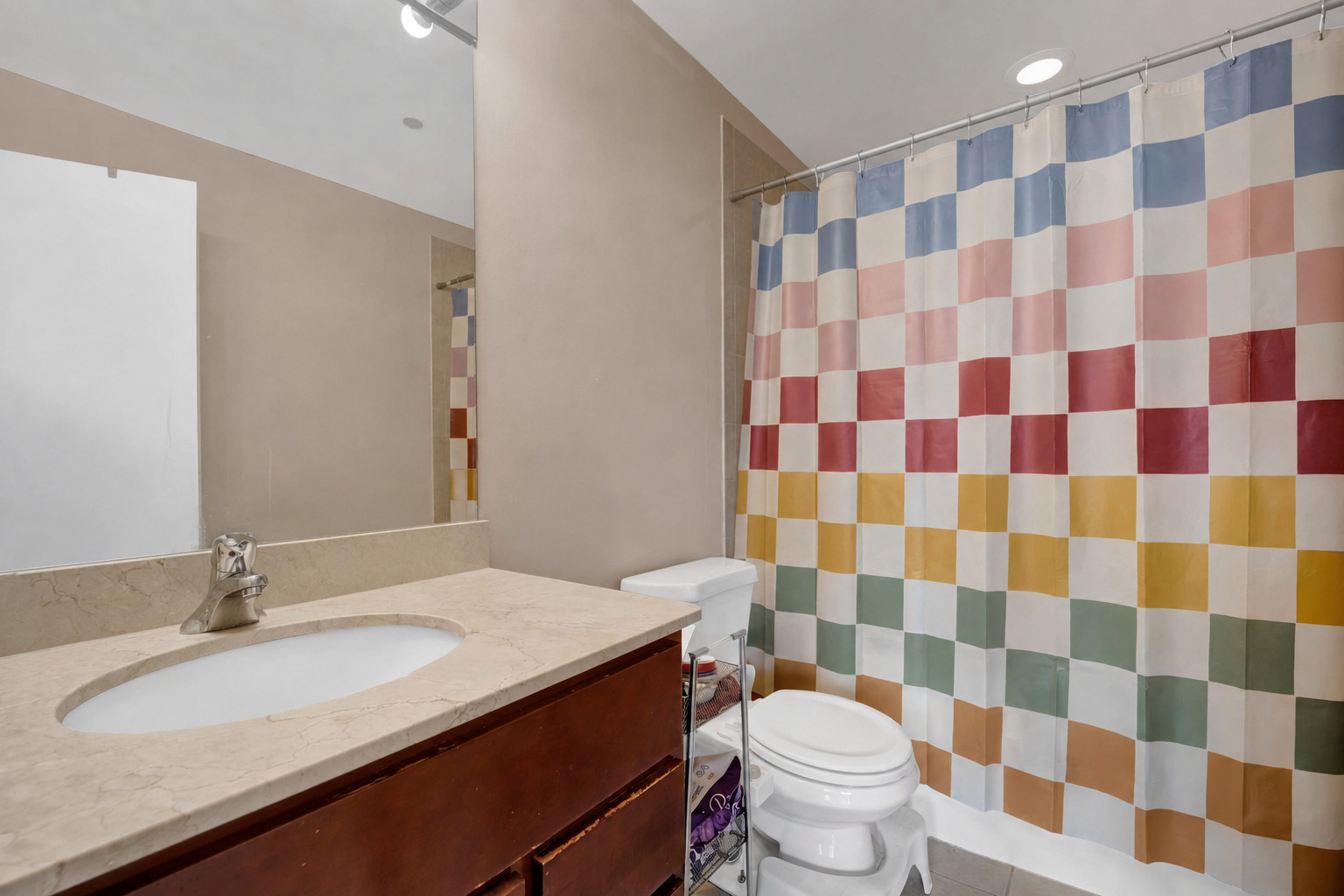 1122 W Catalpa Avenue 606 Property Photo 8