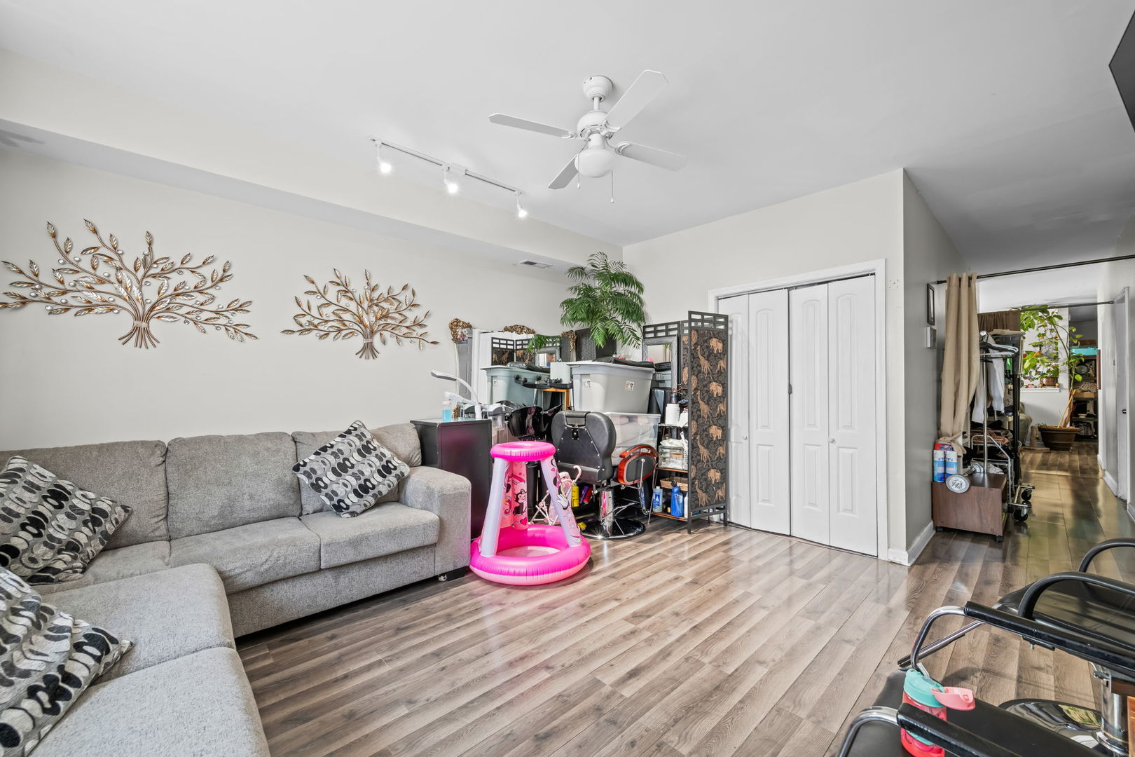 2822 N Milwaukee Avenue Property Photo 10