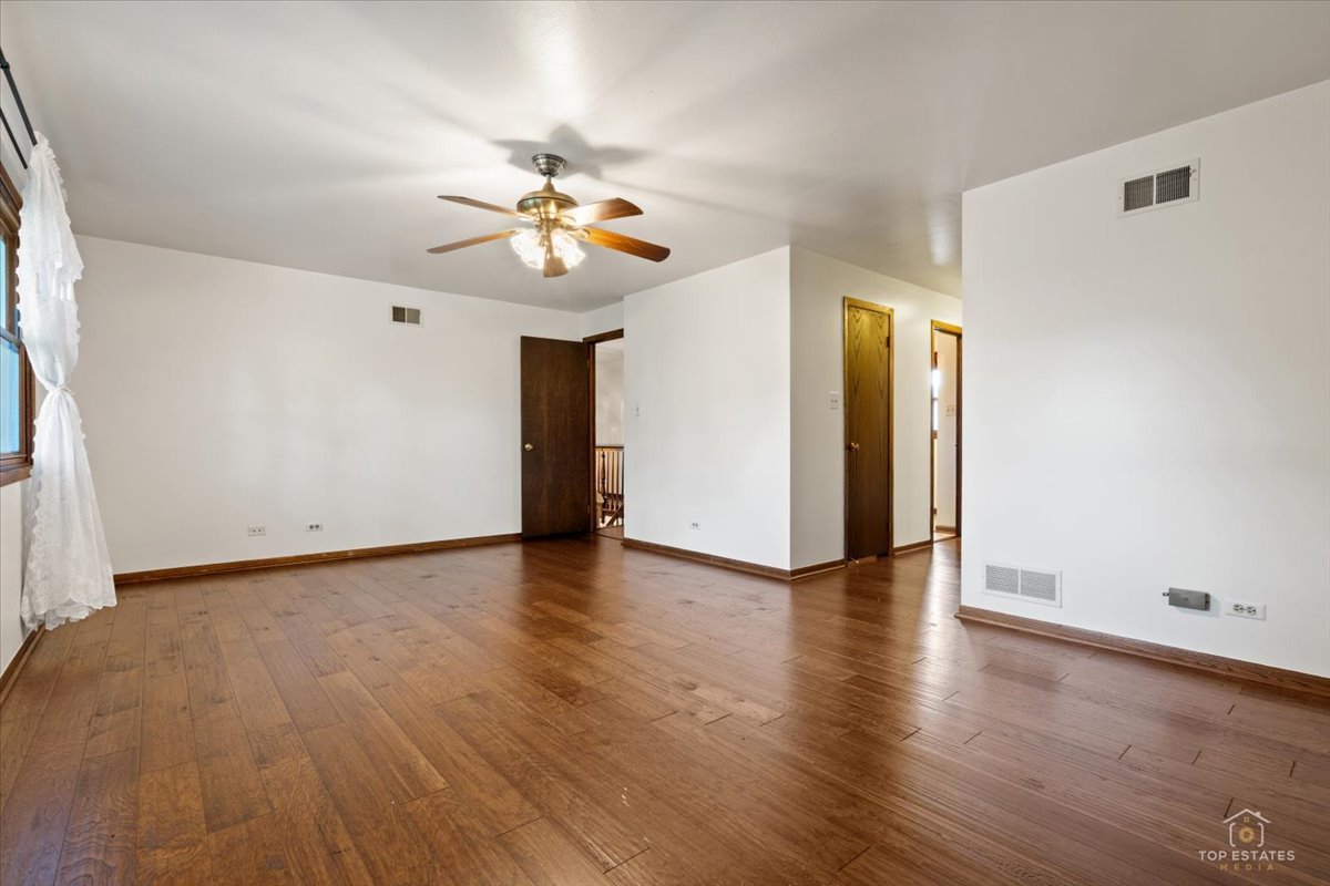 231 Southwick Lane Property Photo 25