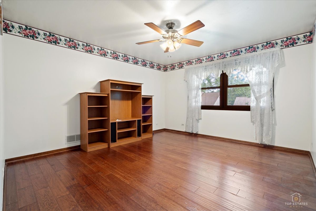 231 Southwick Lane Property Photo 30