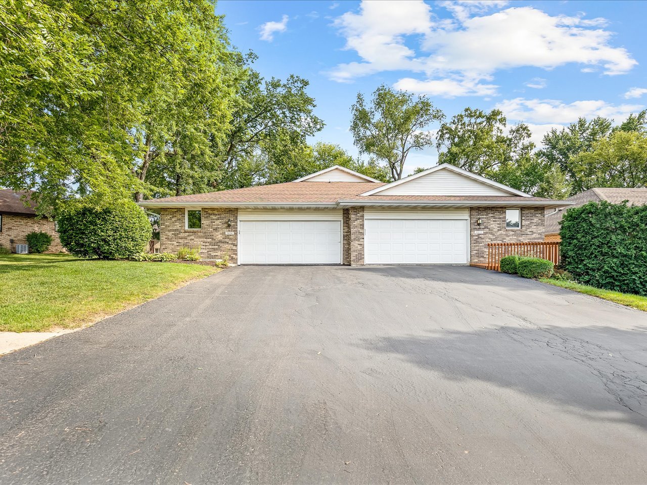 6616 Sandalwood Close Property Photo 2