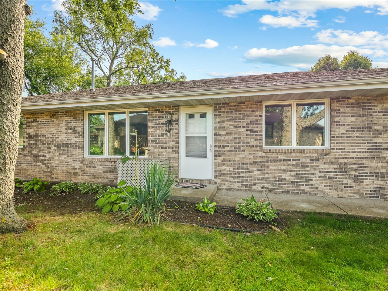 6616 Sandalwood Close Property Photo 5