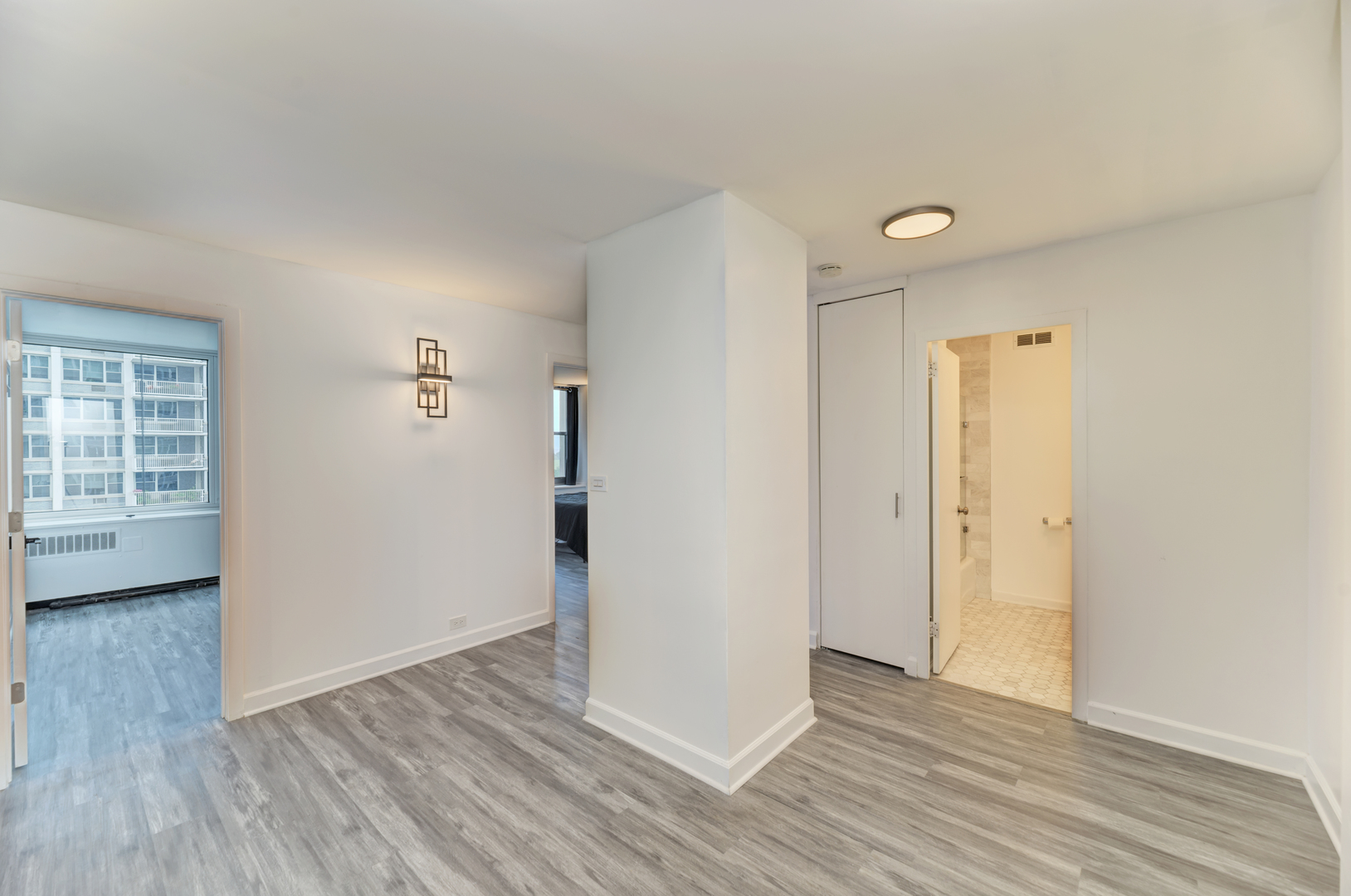 4250 N Marine Drive 807 Property Photo 6