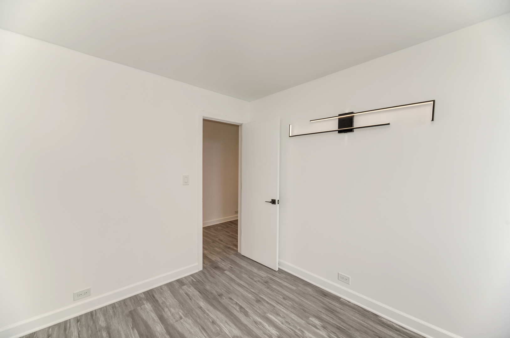 4250 N Marine Drive 807 Property Photo 9