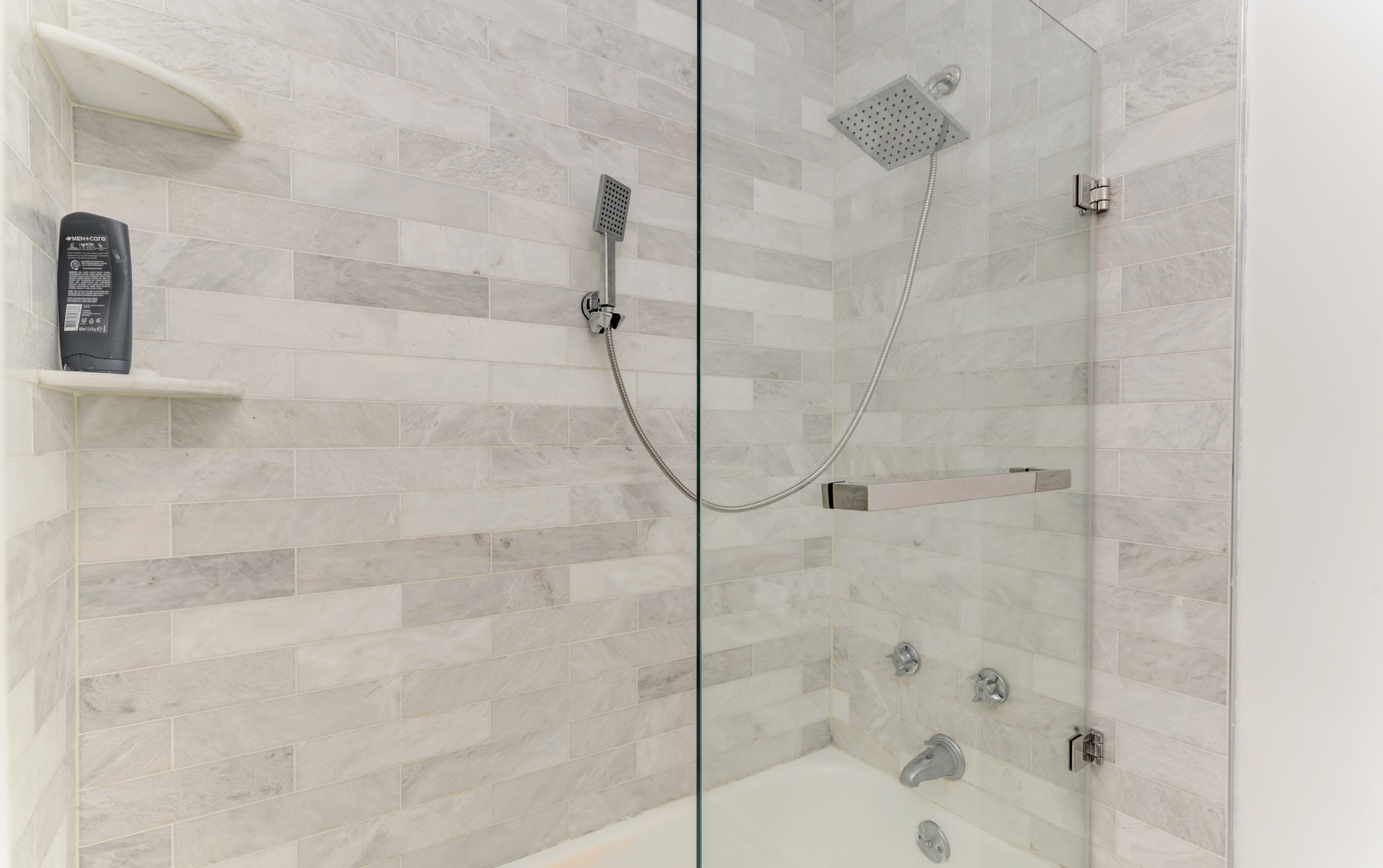 4250 N Marine Drive 807 Property Photo 21