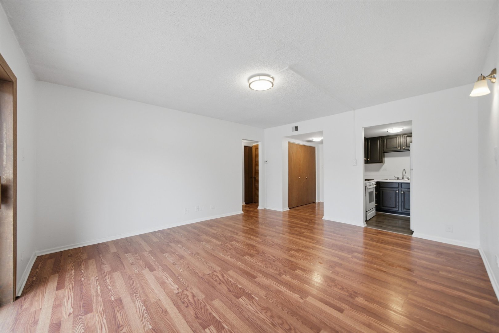 6441 W Pershing Road 104 Property Photo 6