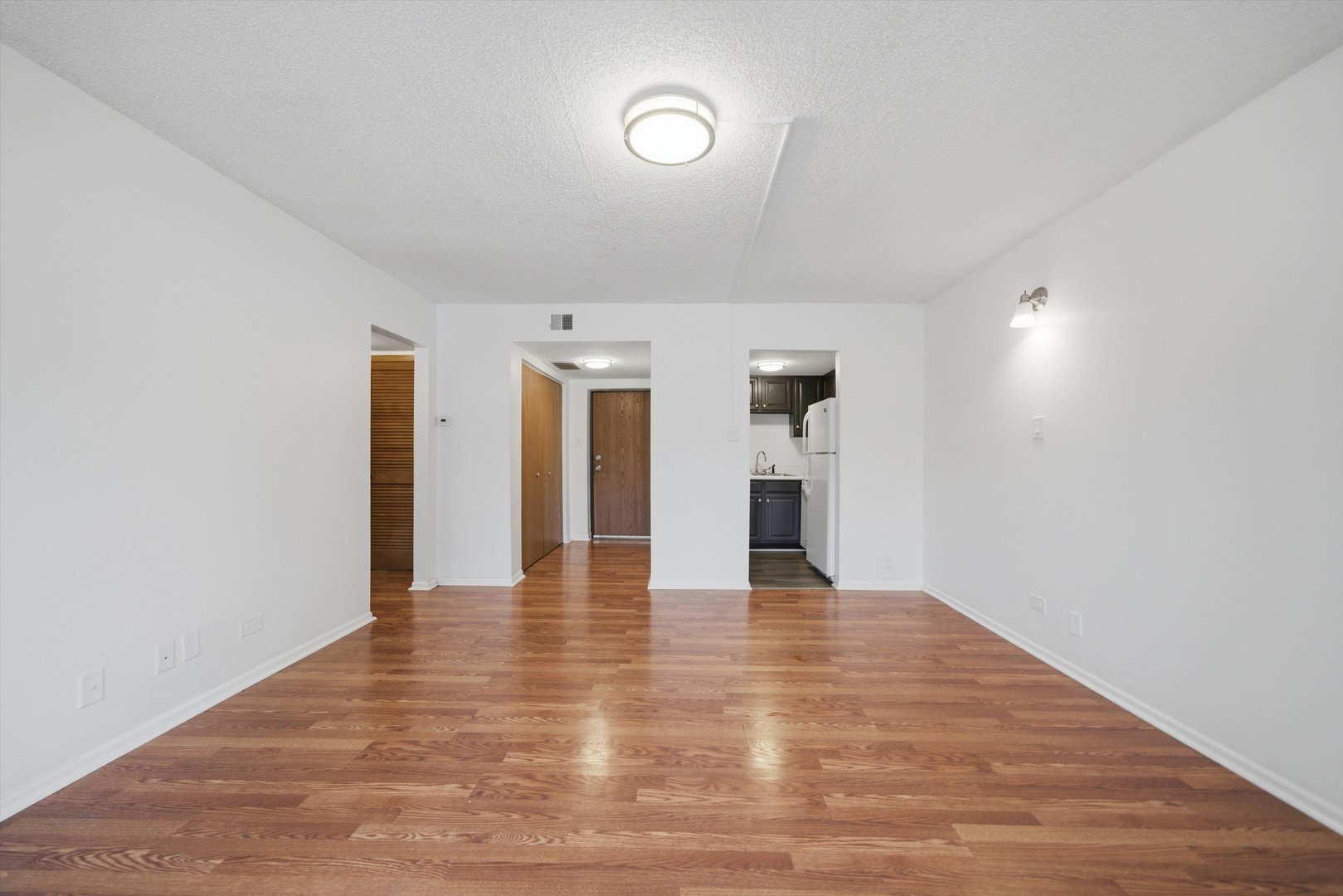 6441 W Pershing Road 104 Property Photo 8