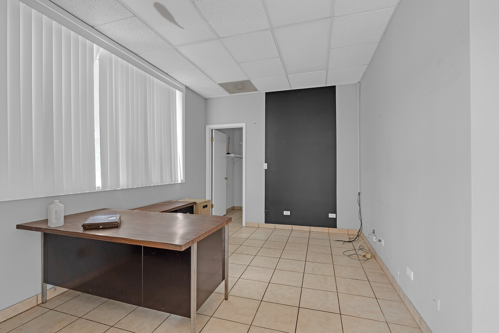 8057 N Milwaukee Avenue Property Photo 10