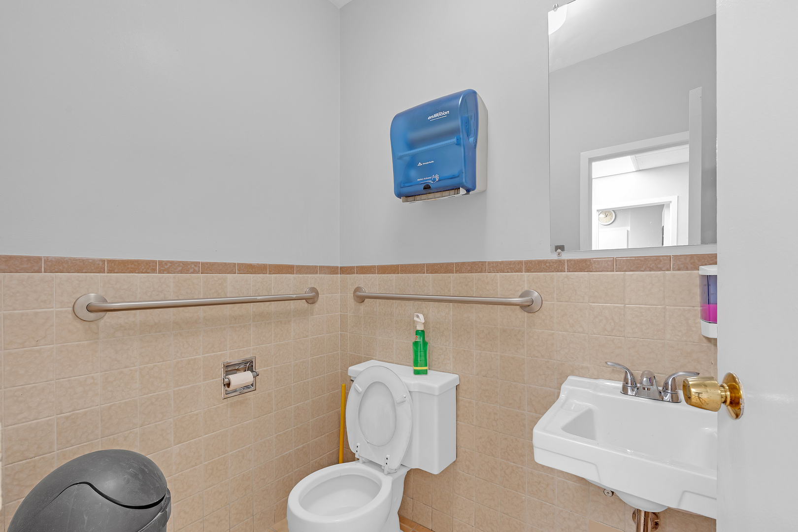 8057 N Milwaukee Avenue Property Photo 23
