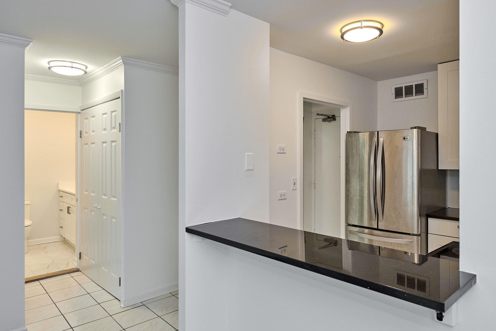88 W Schiller Street 3007 Property Photo 10