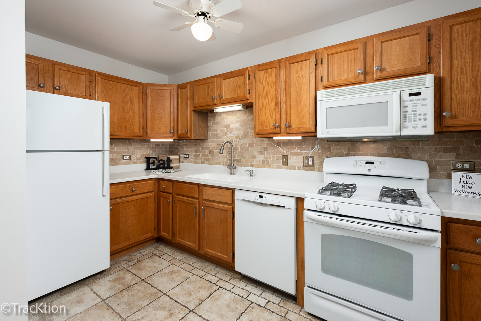 57 E Hattendorf Avenue 210 Property Photo 6