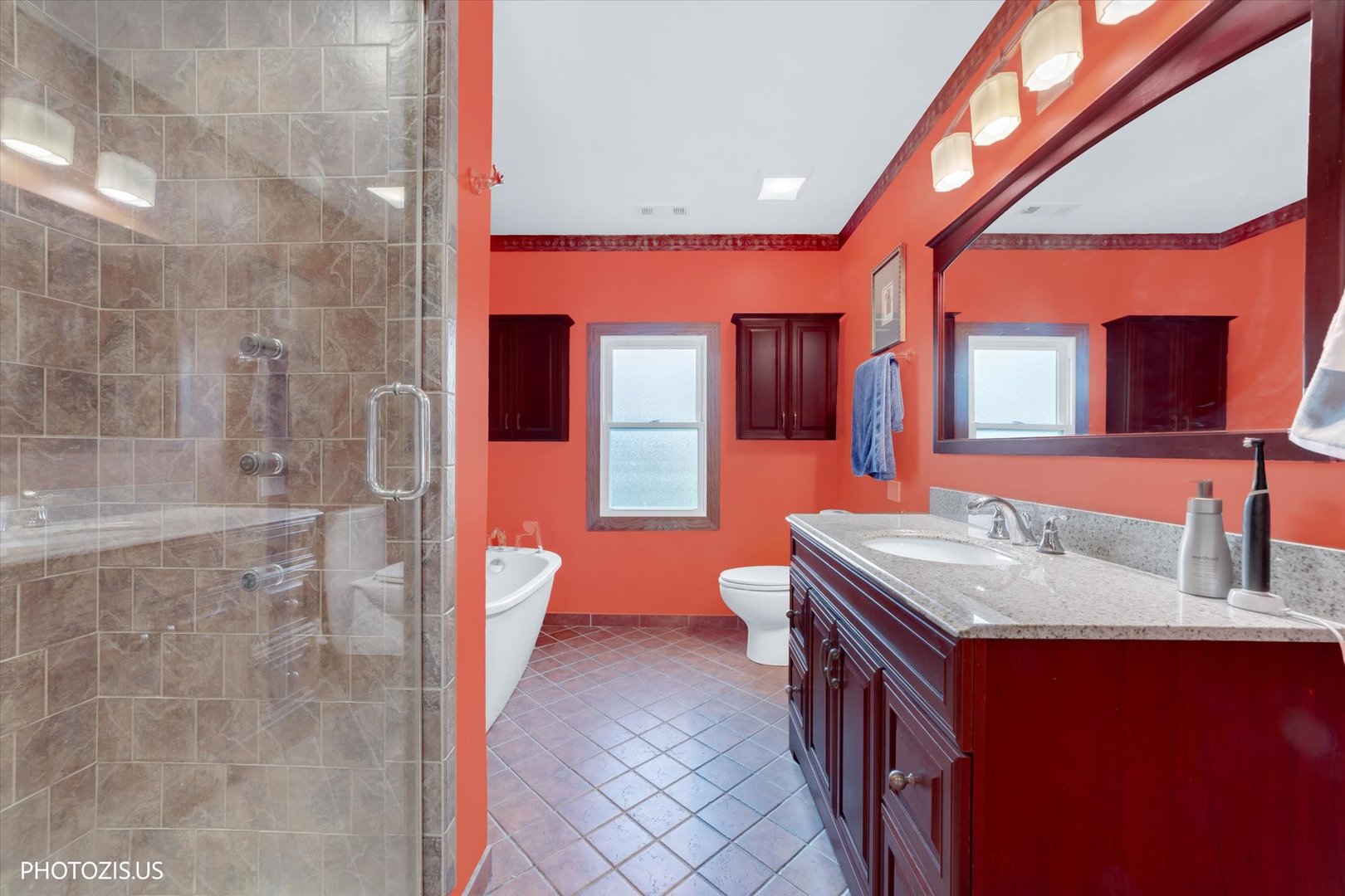 12726087 Property Photo 30