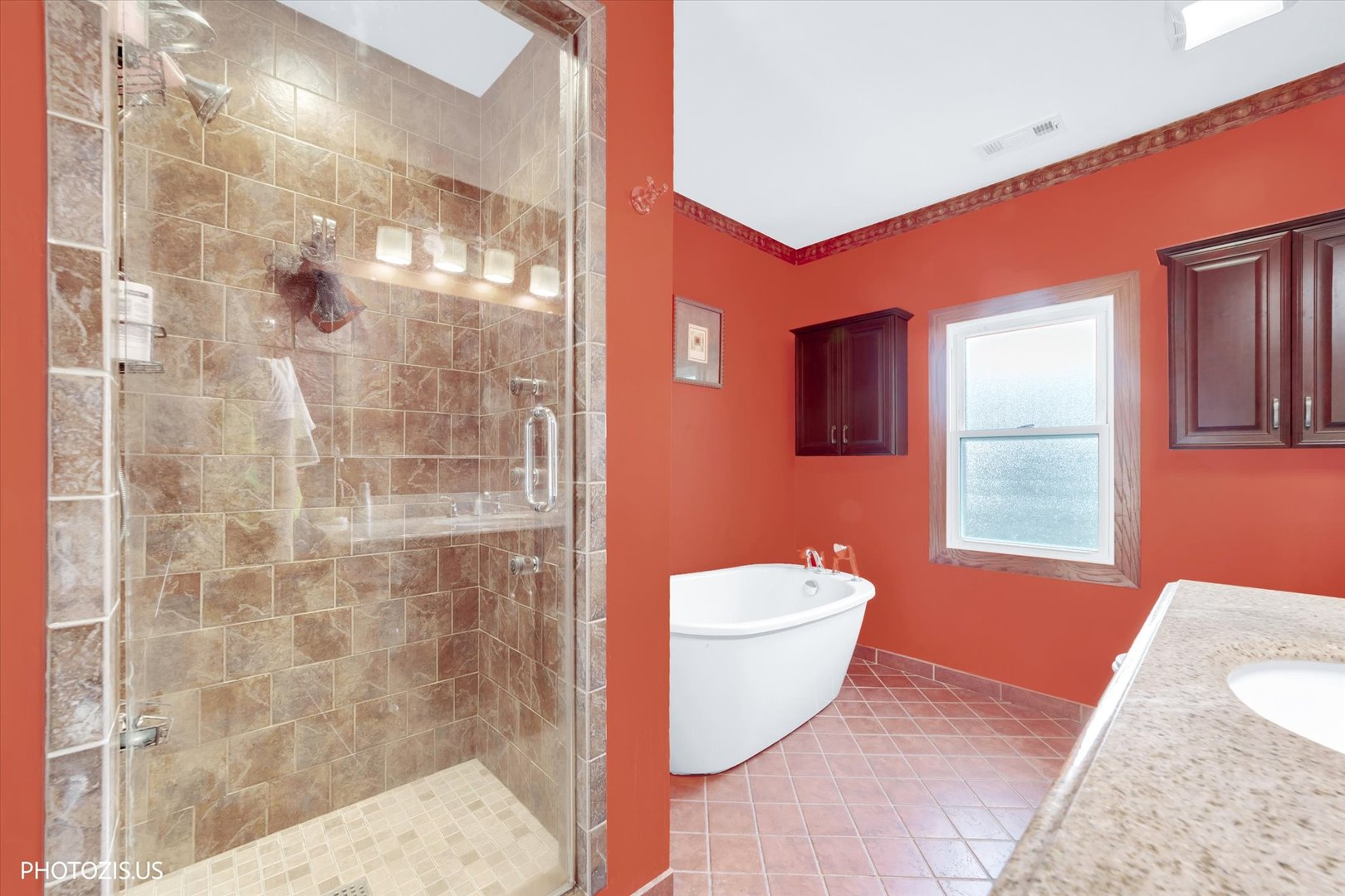 12726087 Property Photo 33