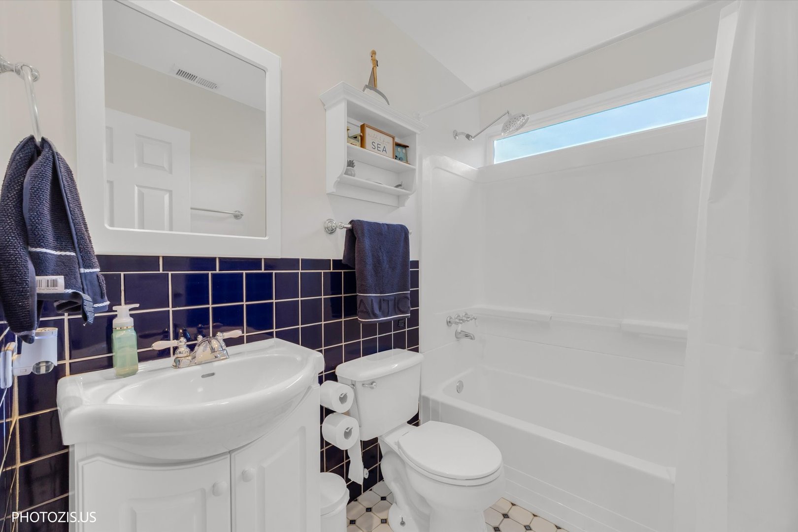 12726087 Property Photo 36