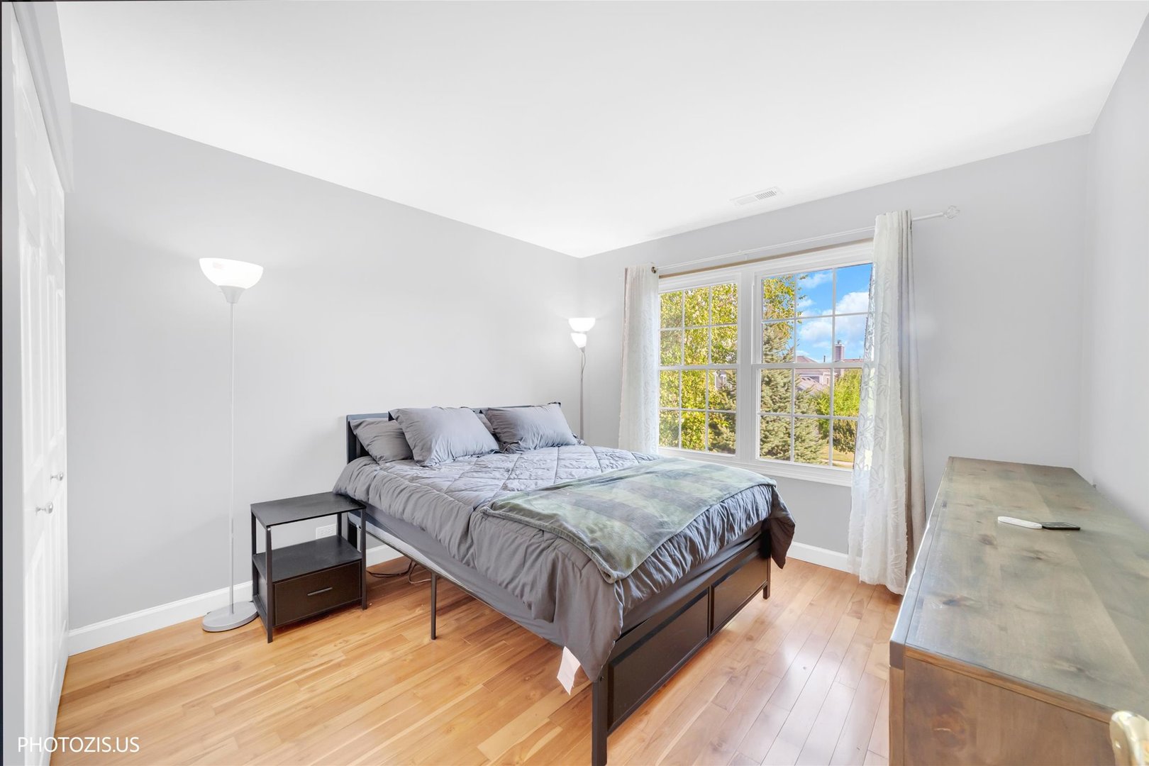 12726087 Property Photo 37