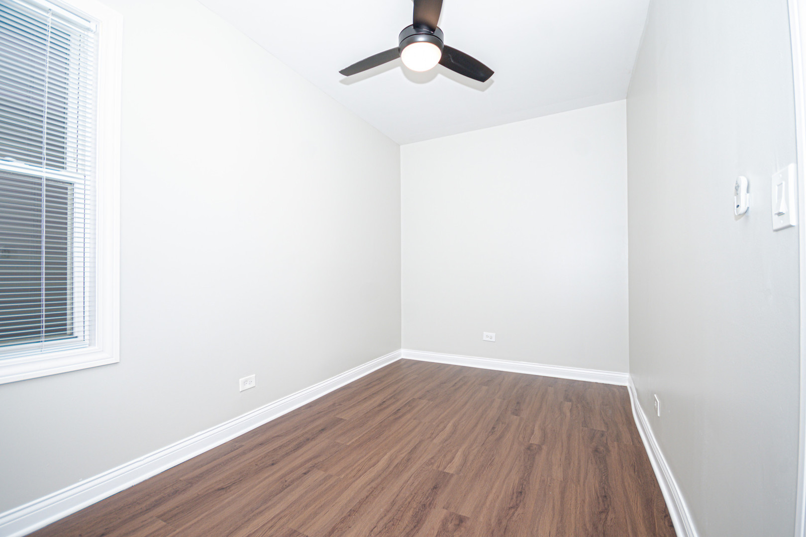 2824 N Springfield Avenue Property Photo 16