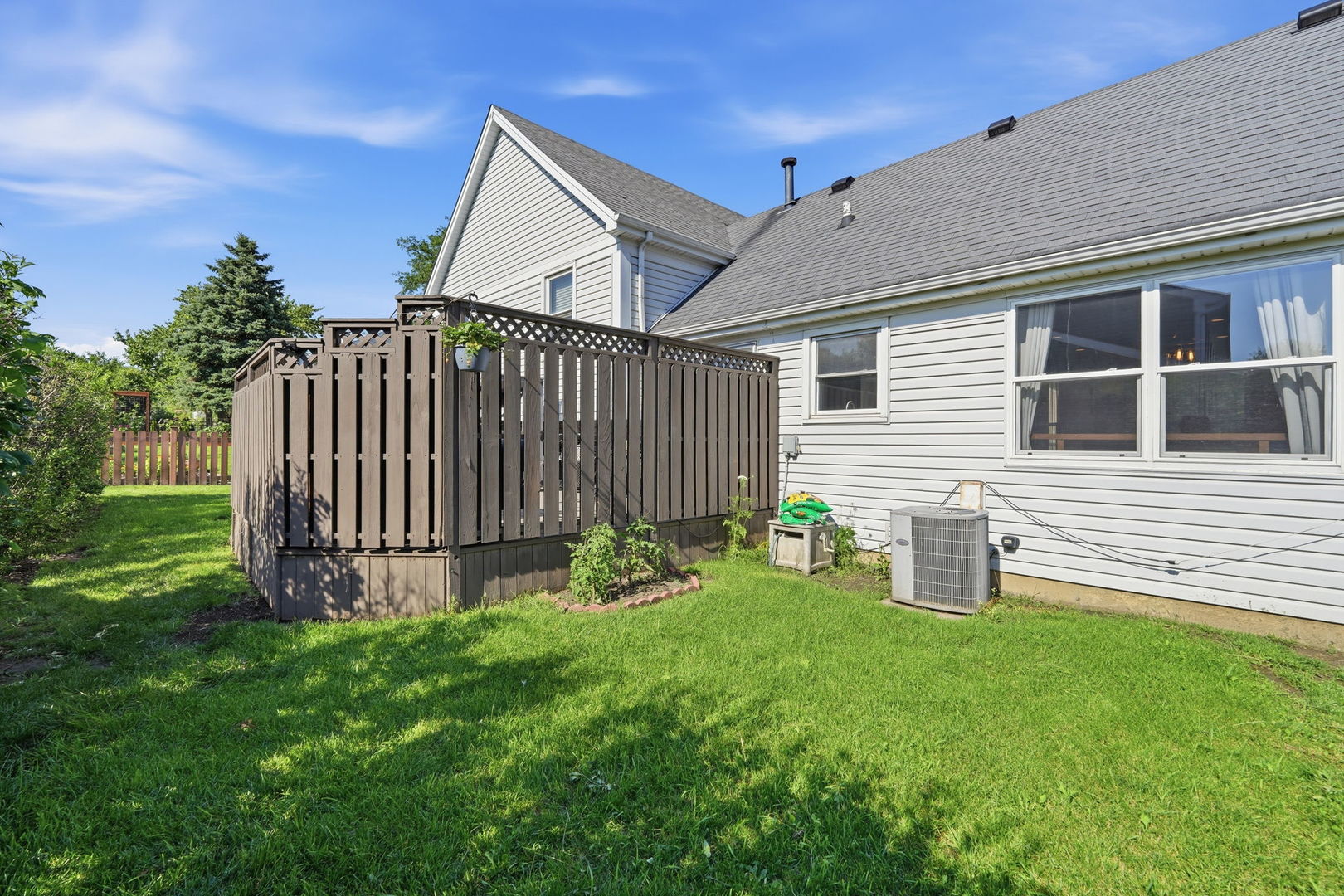 572 N Walnut Lane Property Photo 29