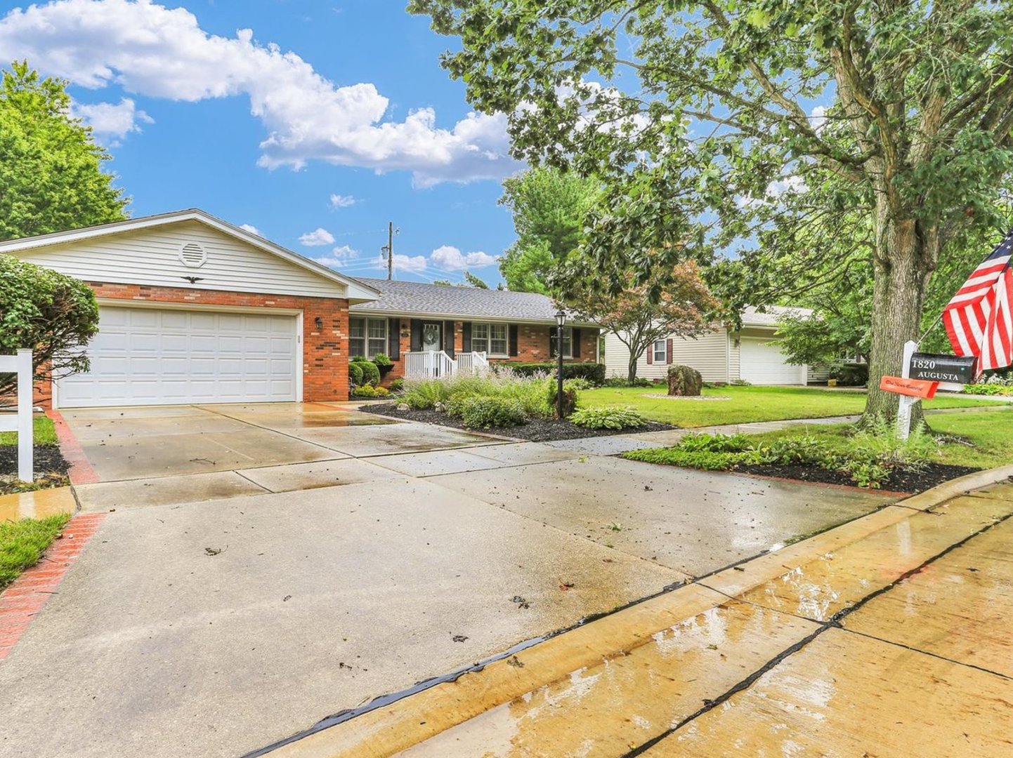 1820 Augusta Drive Property Photo 4