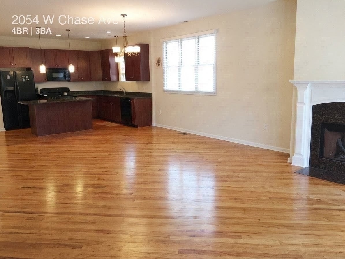 2054 W Chase Avenue 1s Property Photo 2