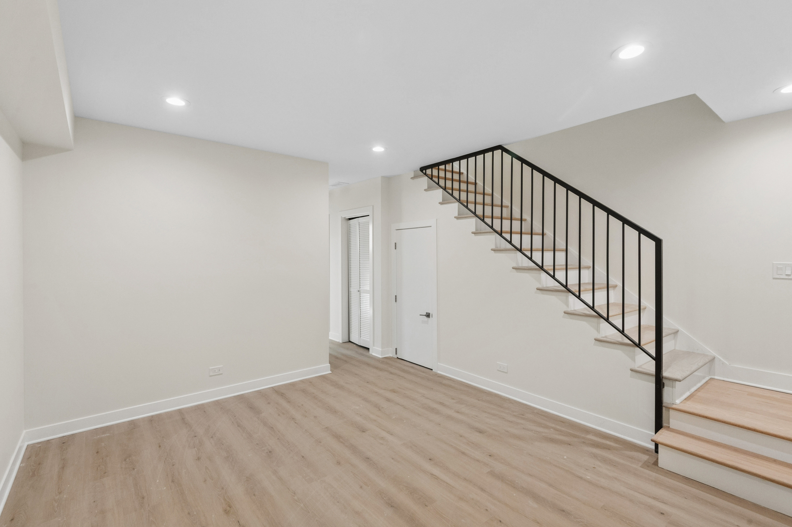 4719 S Ingleside Avenue Property Photo 18
