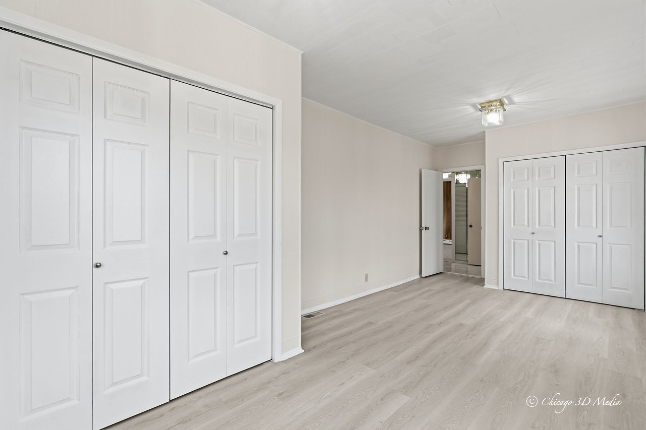 3944 W Greenleaf Avenue Property Photo 12