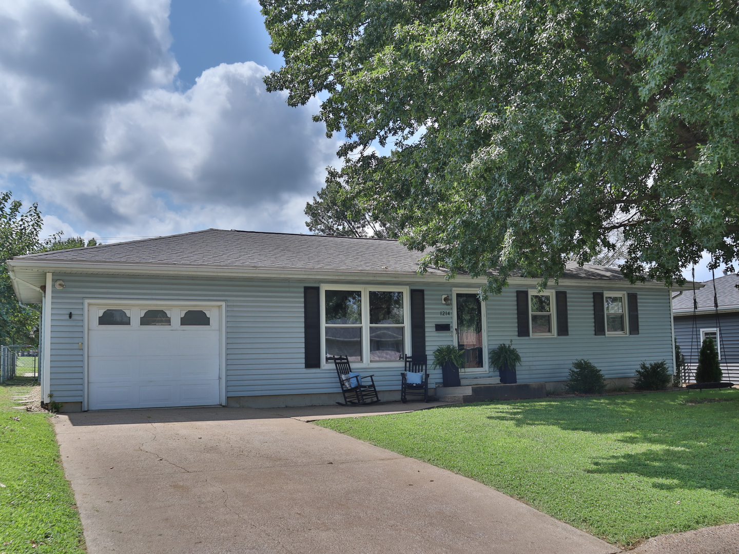 1214 Easy Street Property Photo 1