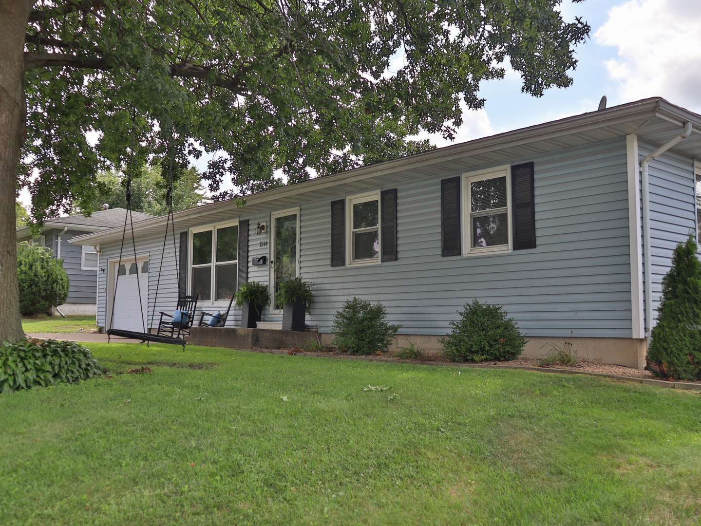 1214 Easy Street Property Photo 2