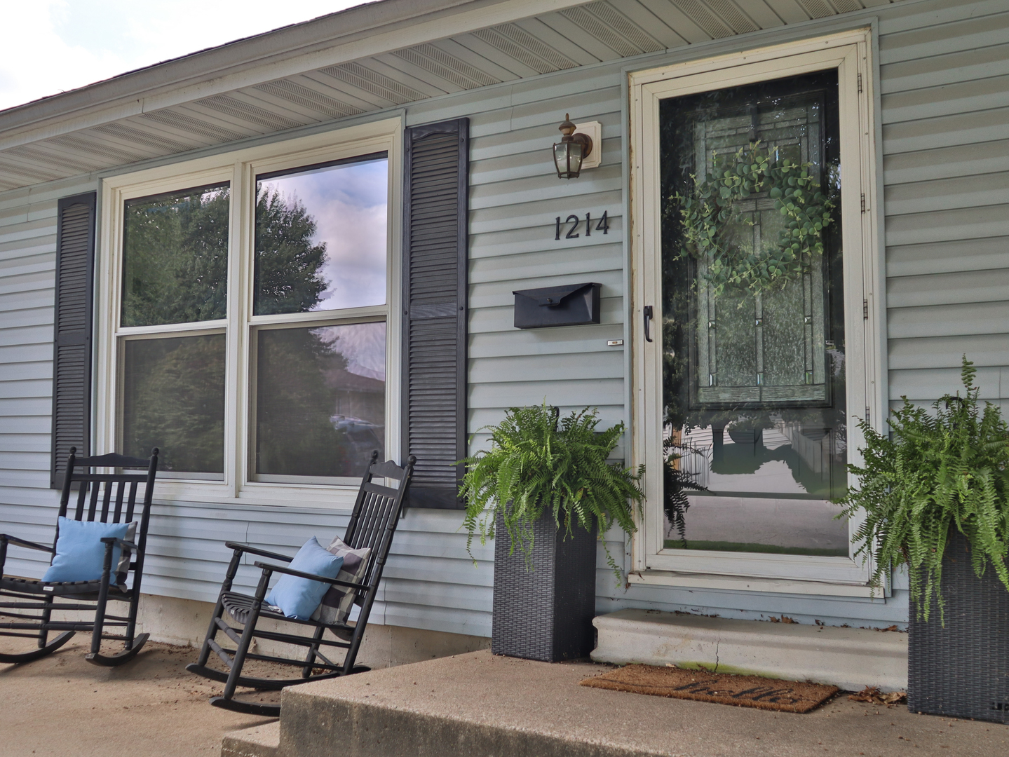 1214 Easy Street Property Photo 4