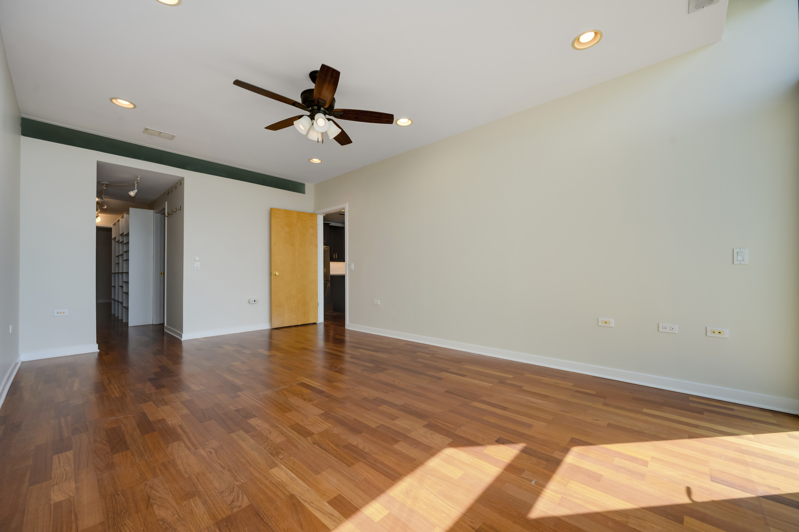 3946 N Ravenswood Avenue 607 Property Photo 10