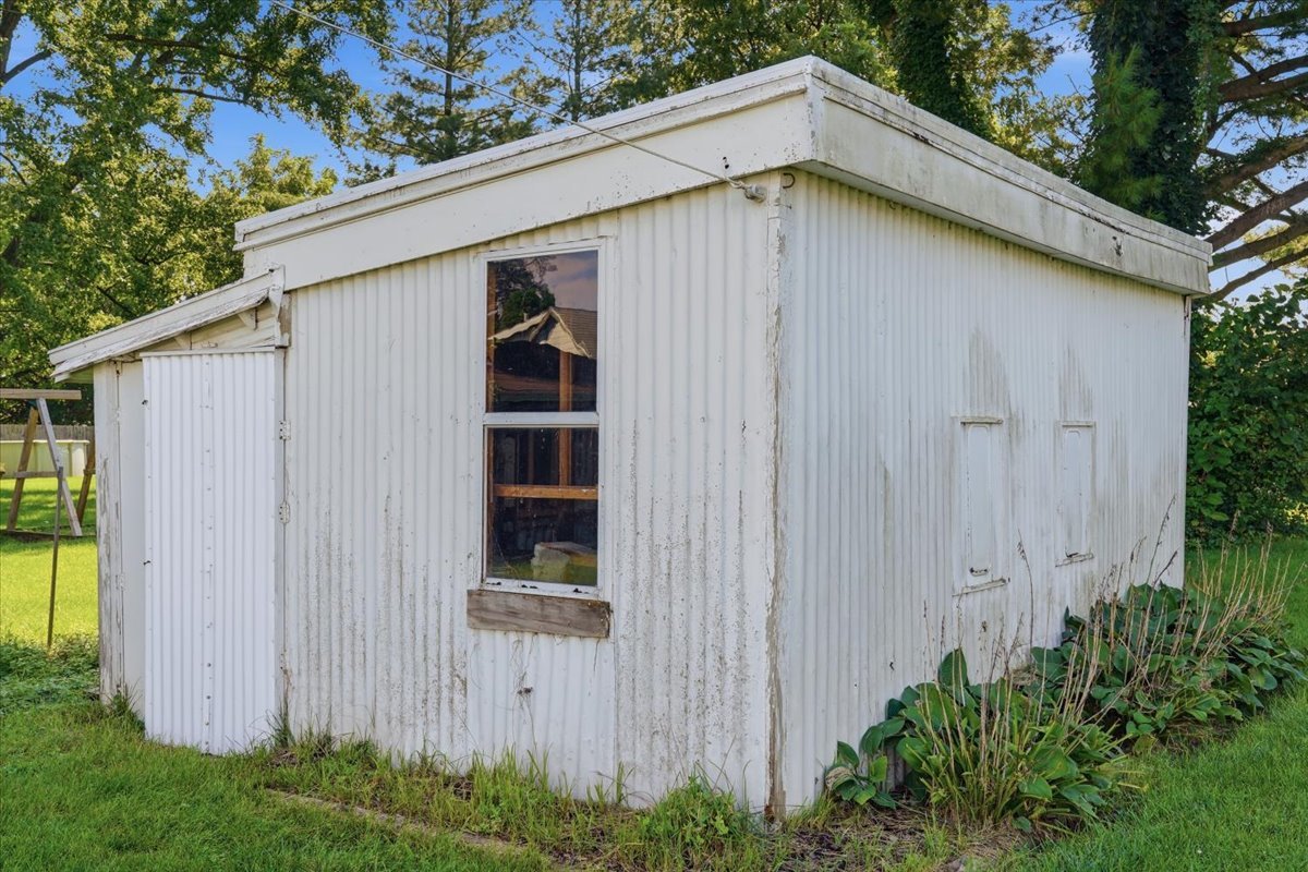 709 Institute Boulevard Property Photo 26