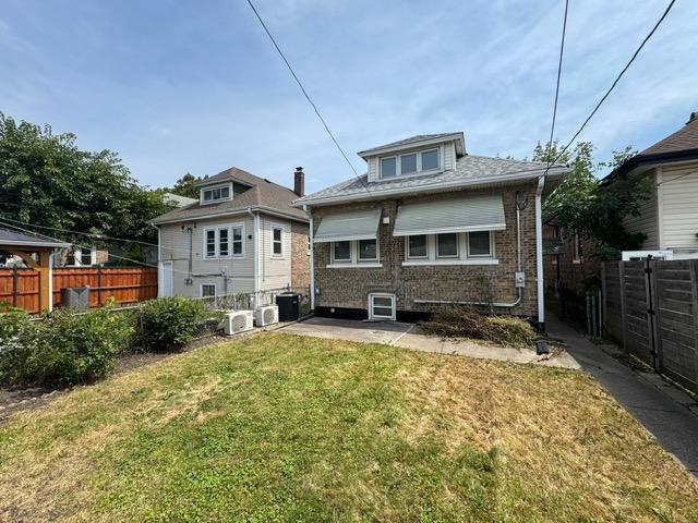 4936 S Kedvale Avenue Property Photo 5