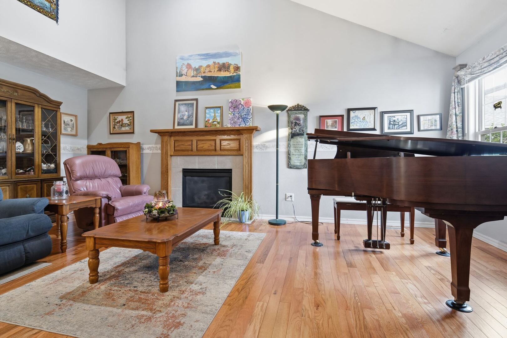 2915 E Raab Road Property Photo 6