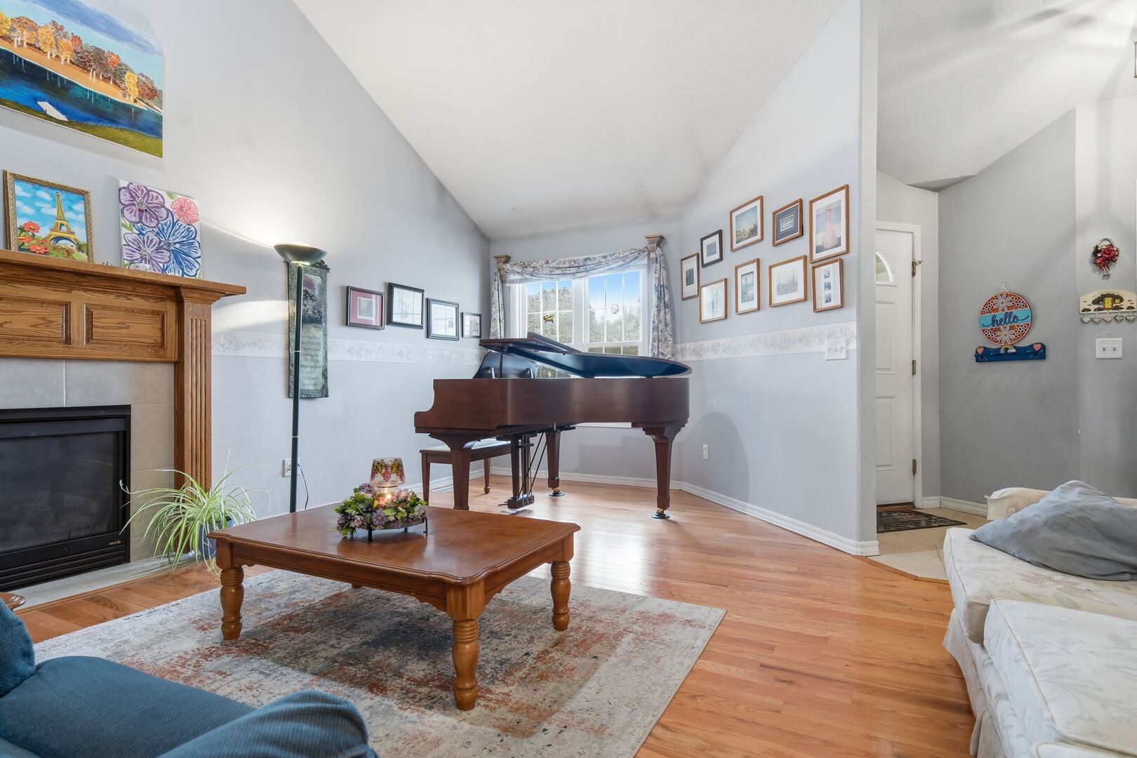 2915 E Raab Road Property Photo 8