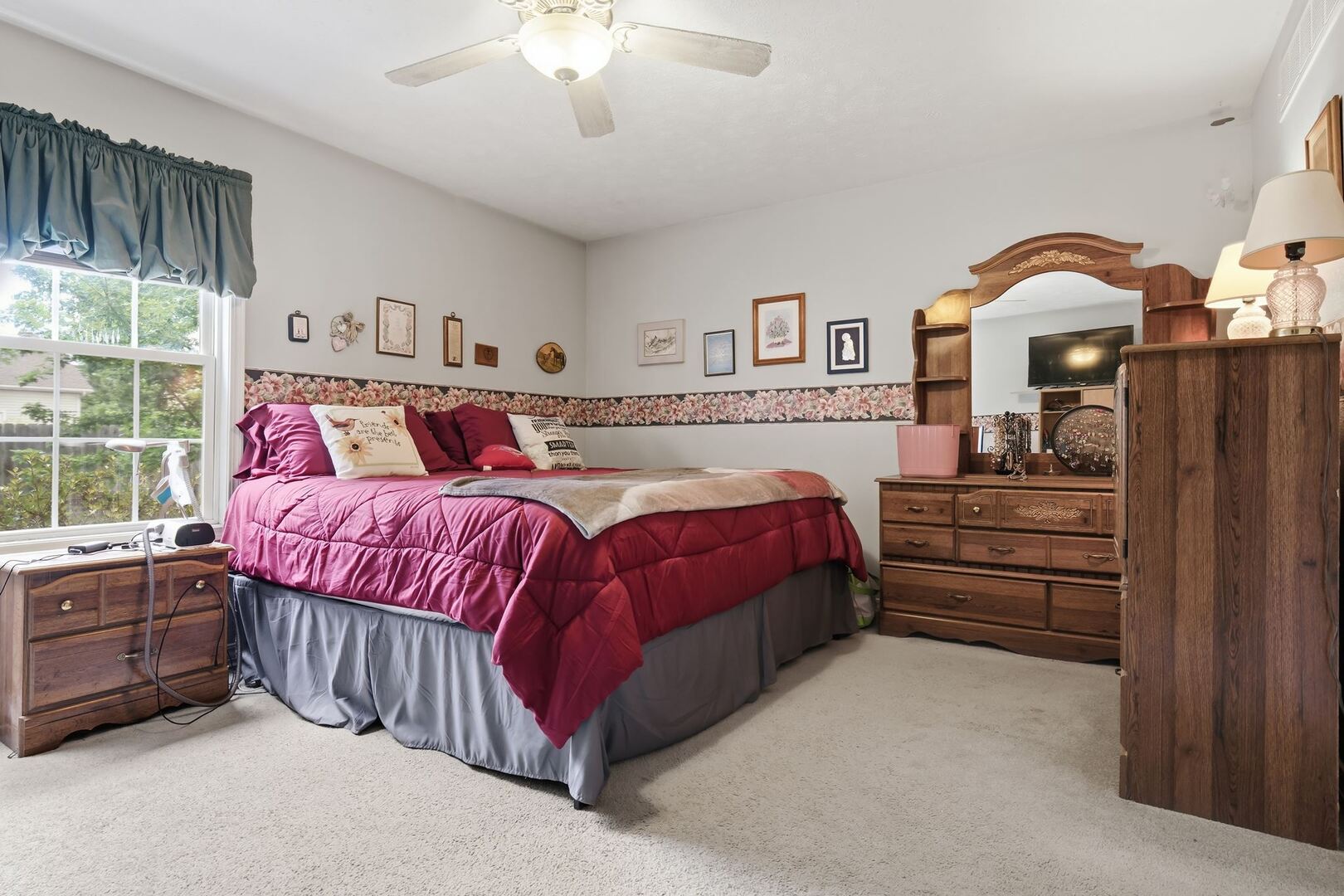 2915 E Raab Road Property Photo 13