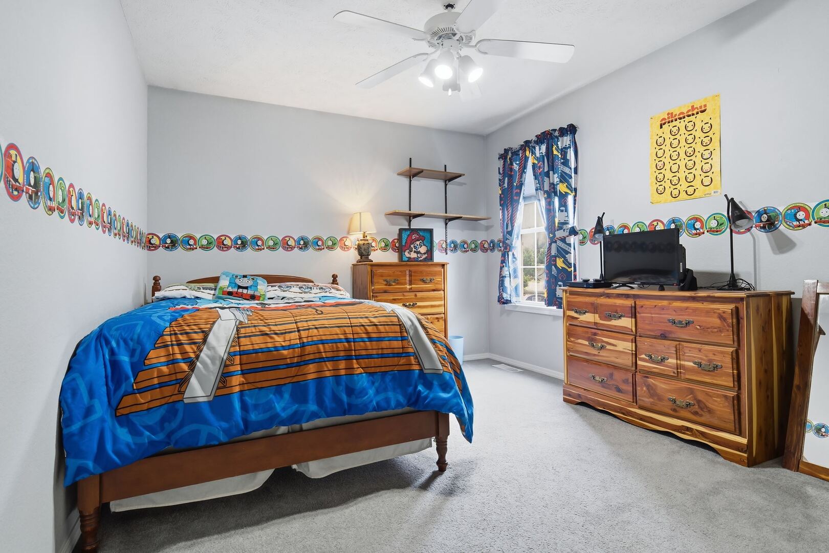 2915 E Raab Road Property Photo 17