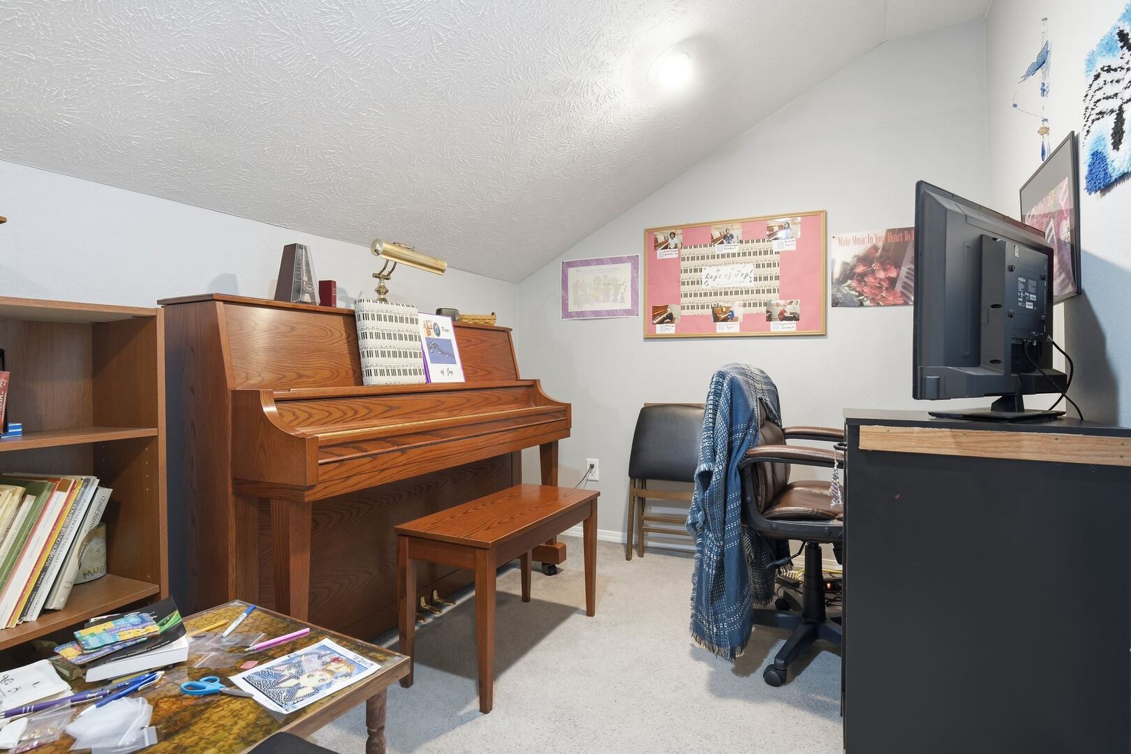 2915 E Raab Road Property Photo 20