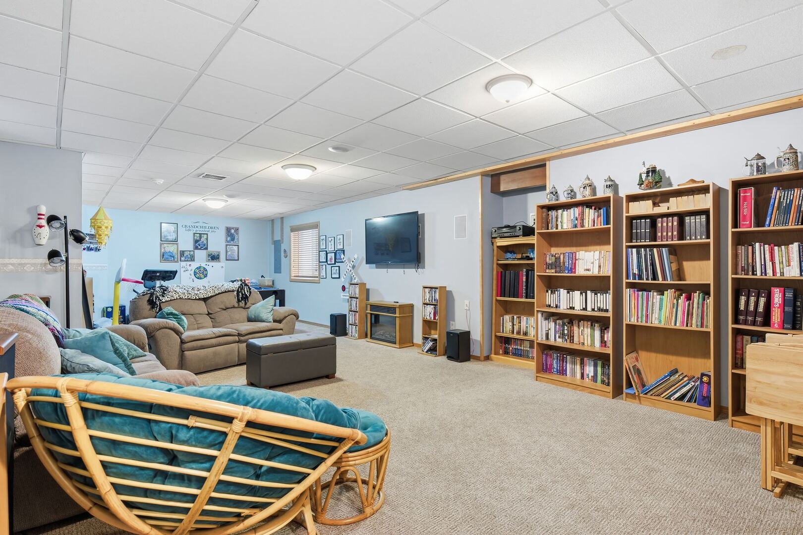 2915 E Raab Road Property Photo 22