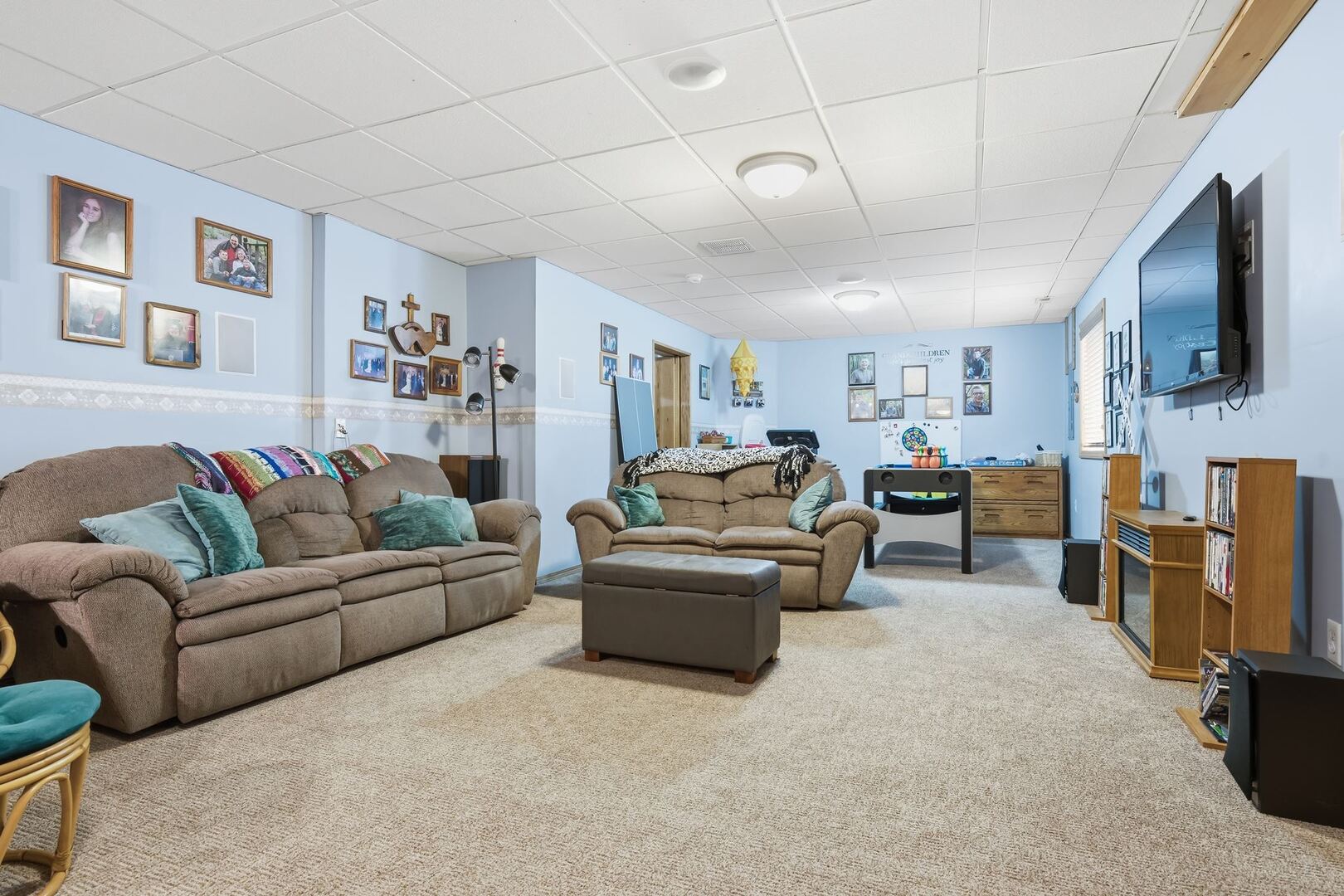 2915 E Raab Road Property Photo 23