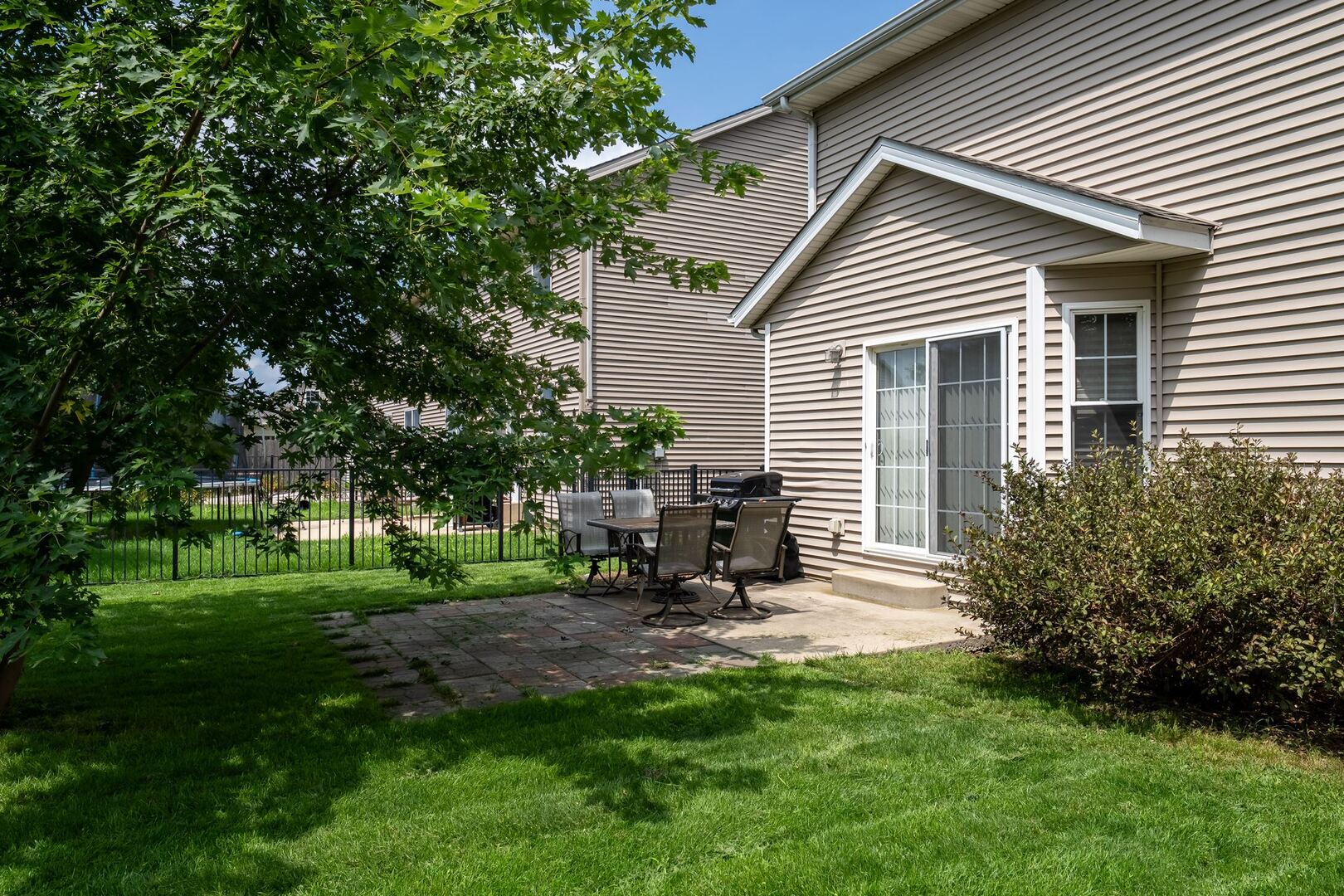 2915 E Raab Road Property Photo 29
