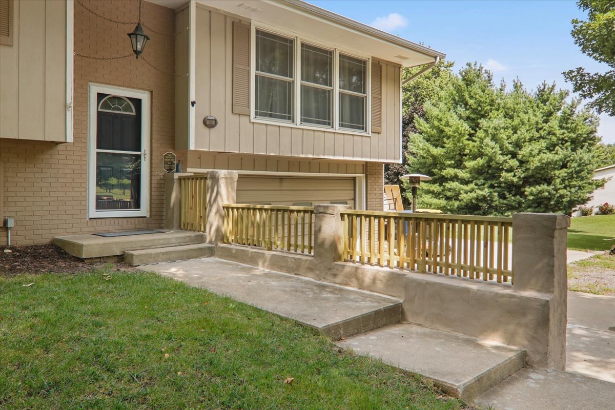 18864 Pioneer Street Property Photo 3