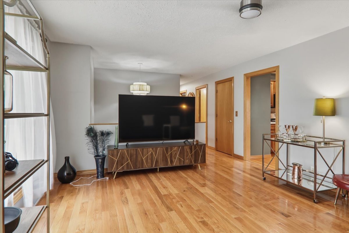 18864 Pioneer Street Property Photo 5
