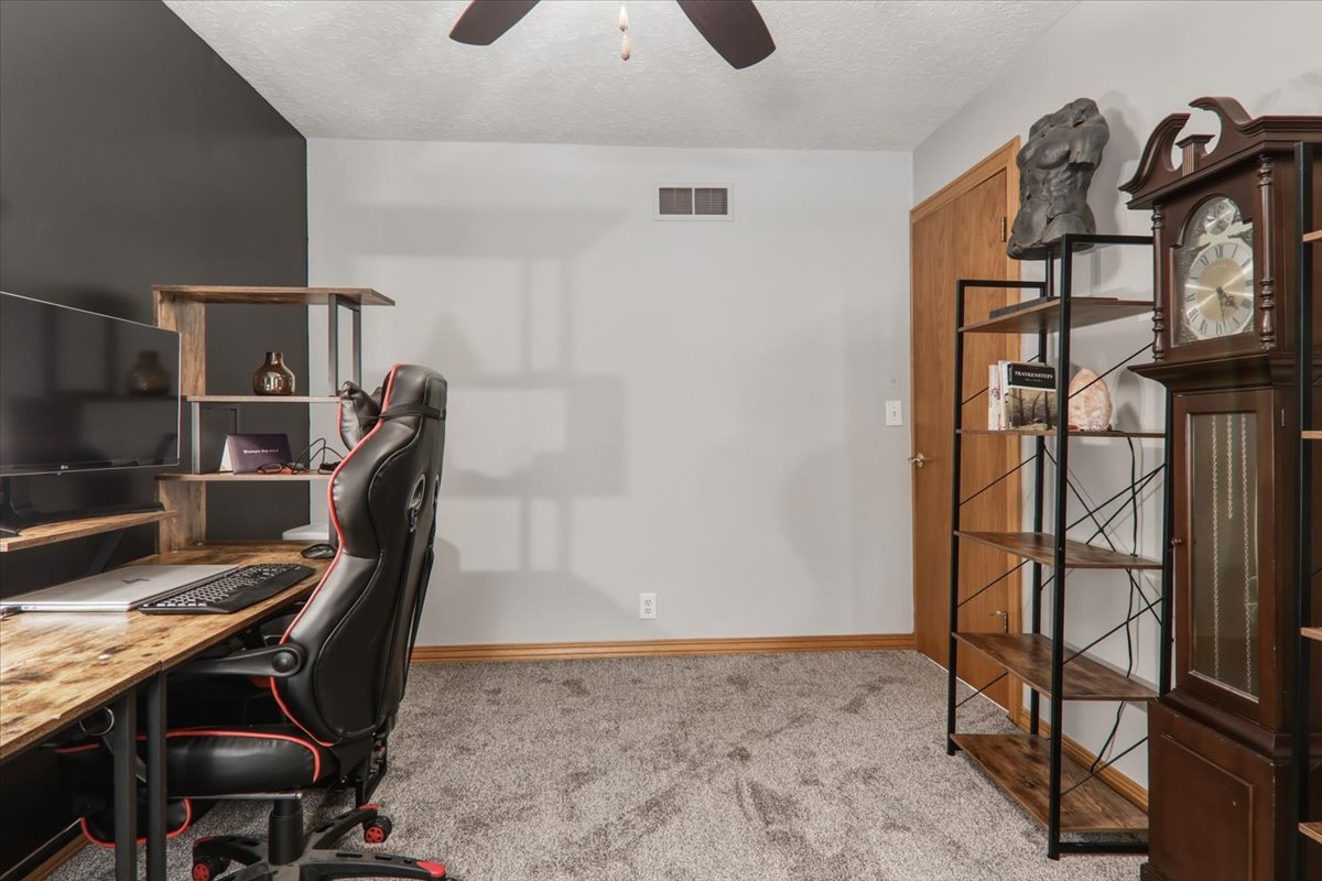 18864 Pioneer Street Property Photo 17