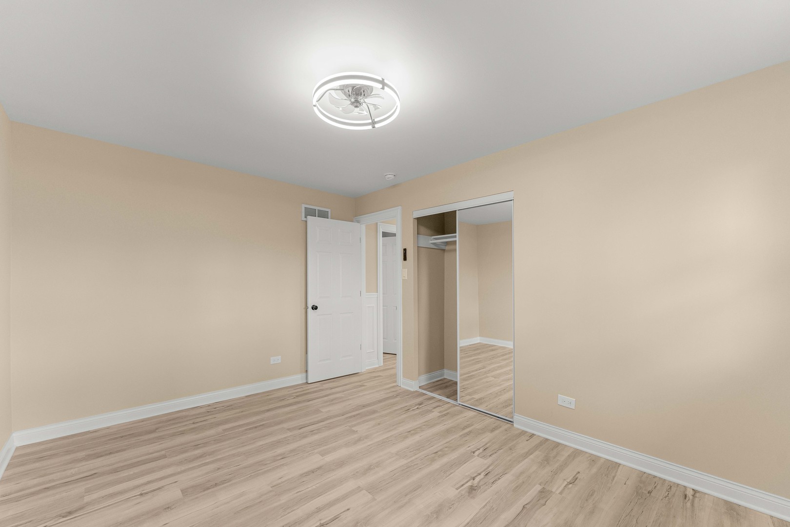 12726235 Property Photo 18