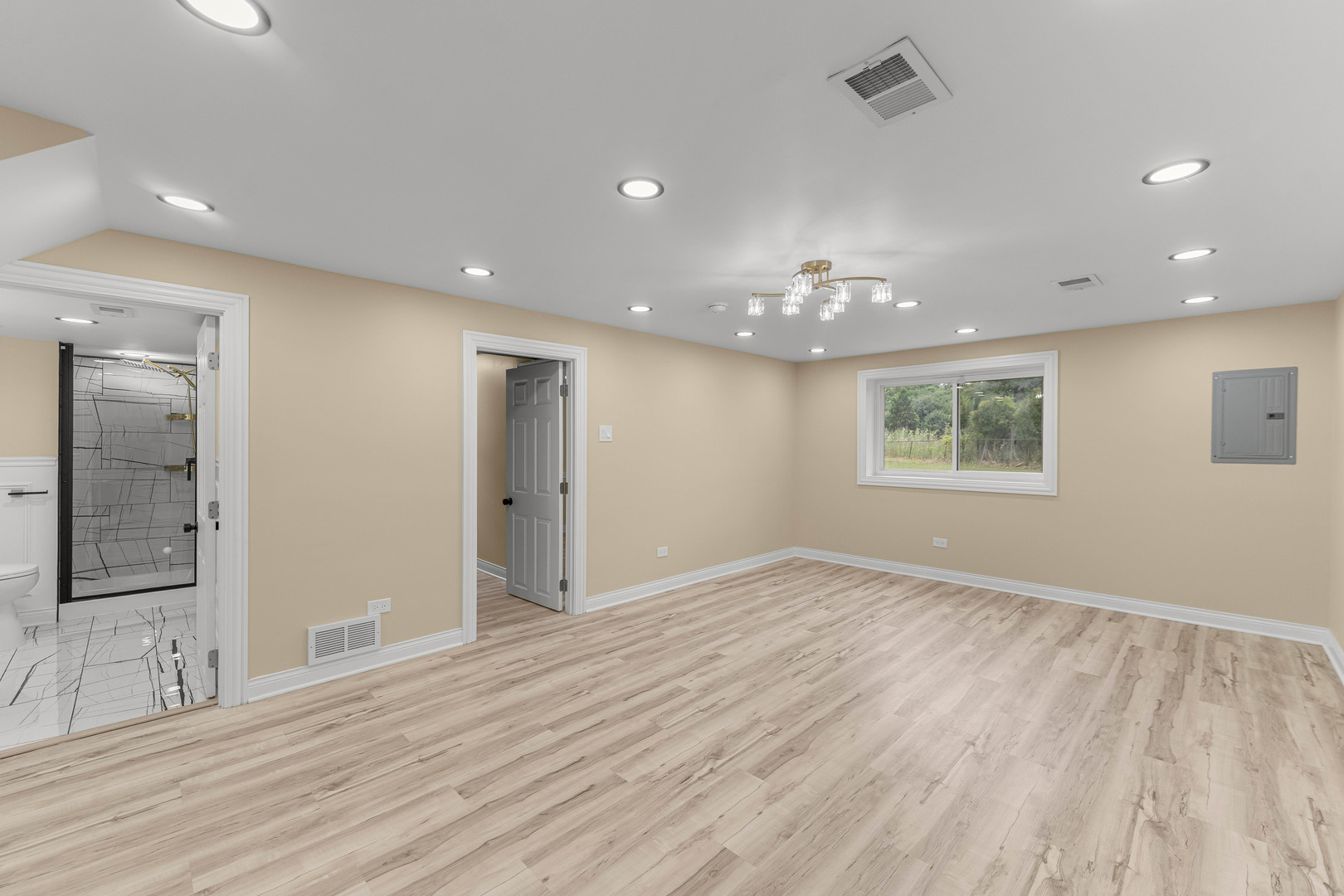 12726235 Property Photo 21