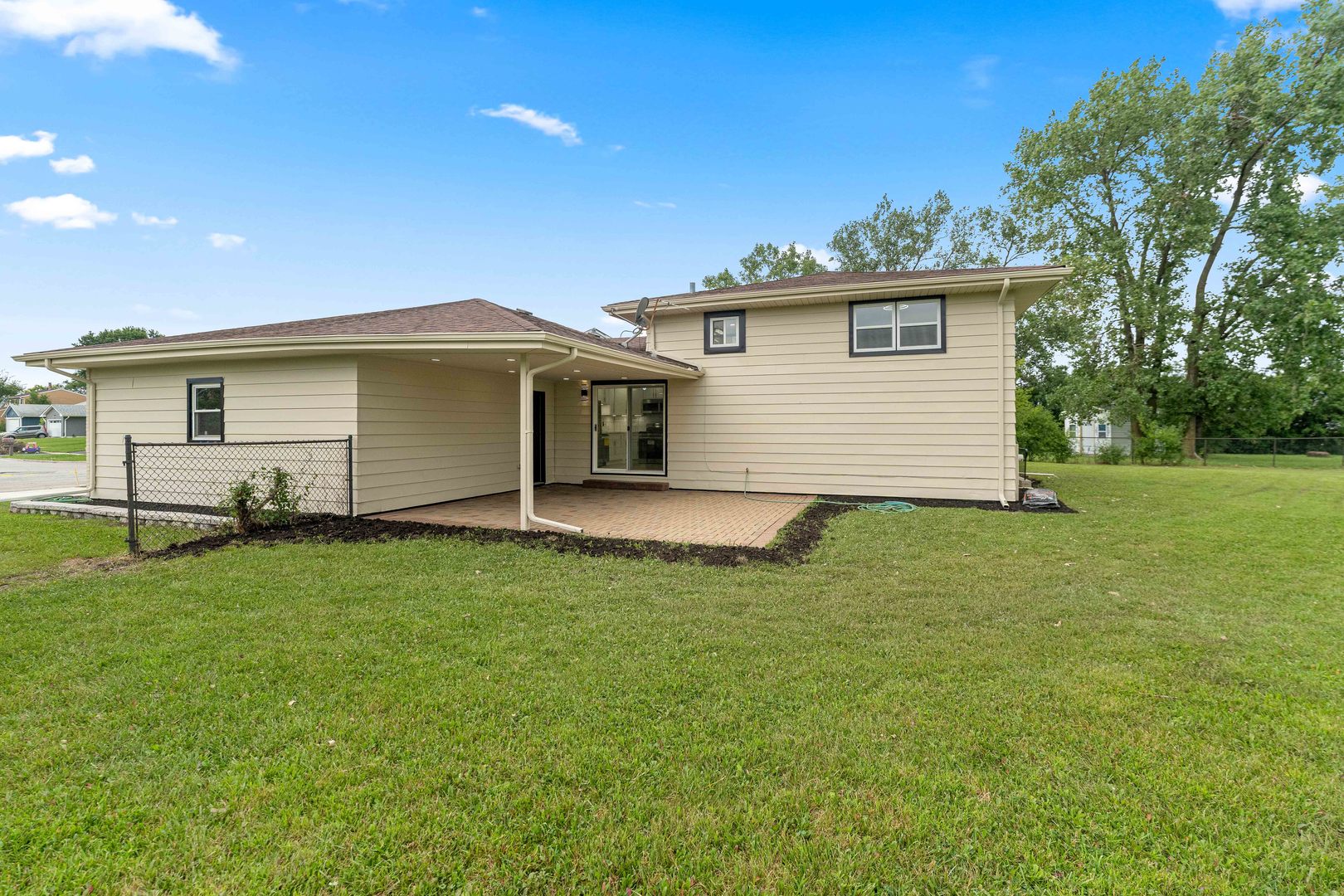 12726235 Property Photo 26