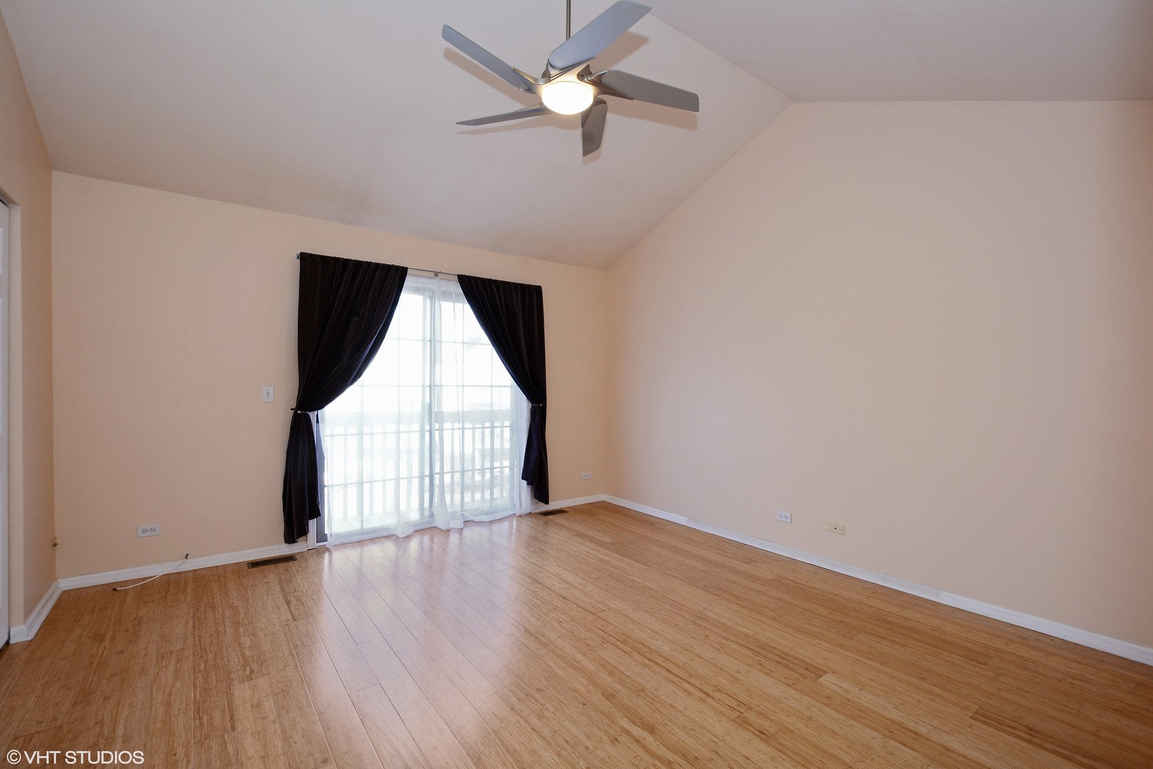 1560 N Saint Marks Place Property Photo 6