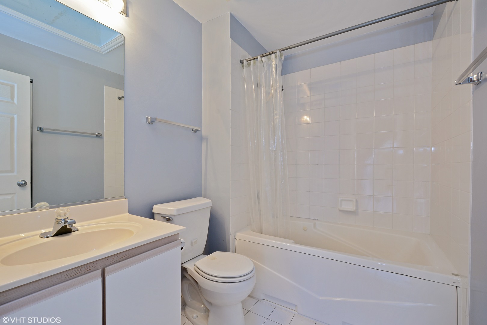 1560 N Saint Marks Place Property Photo 7