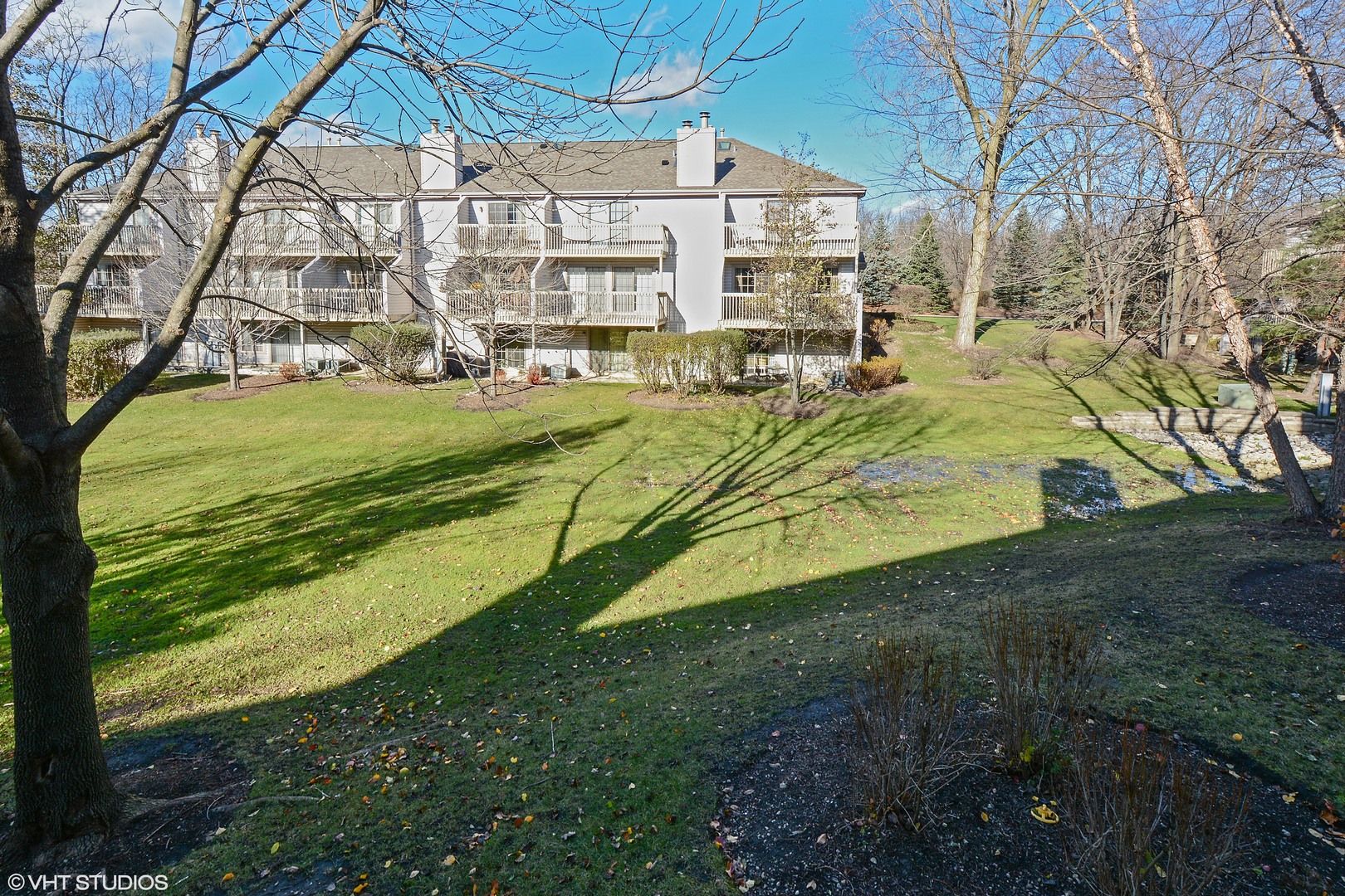 1560 N Saint Marks Place Property Photo 11